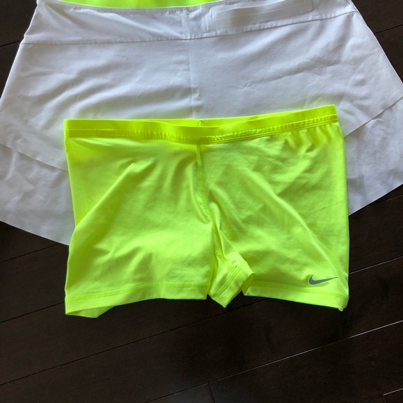 Nike Golf Skirt - Picture 3 of 4